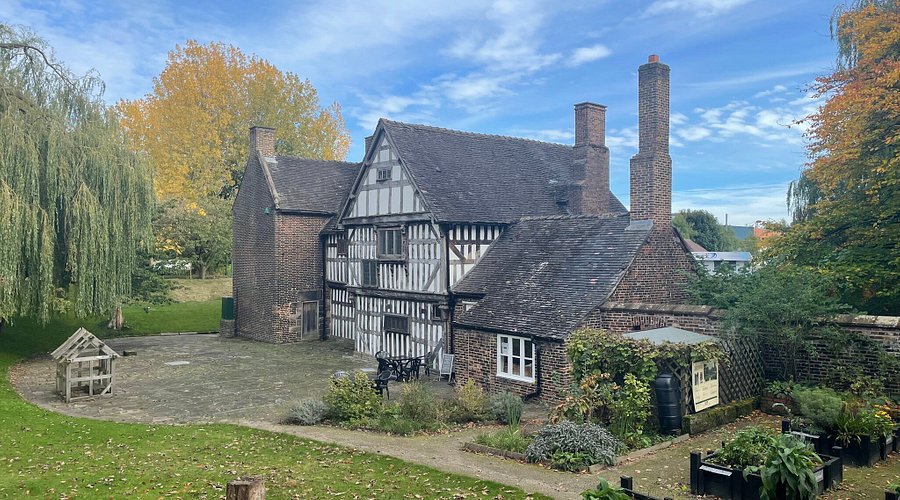 Supporting Ford Green Hall with a clearer energy setup